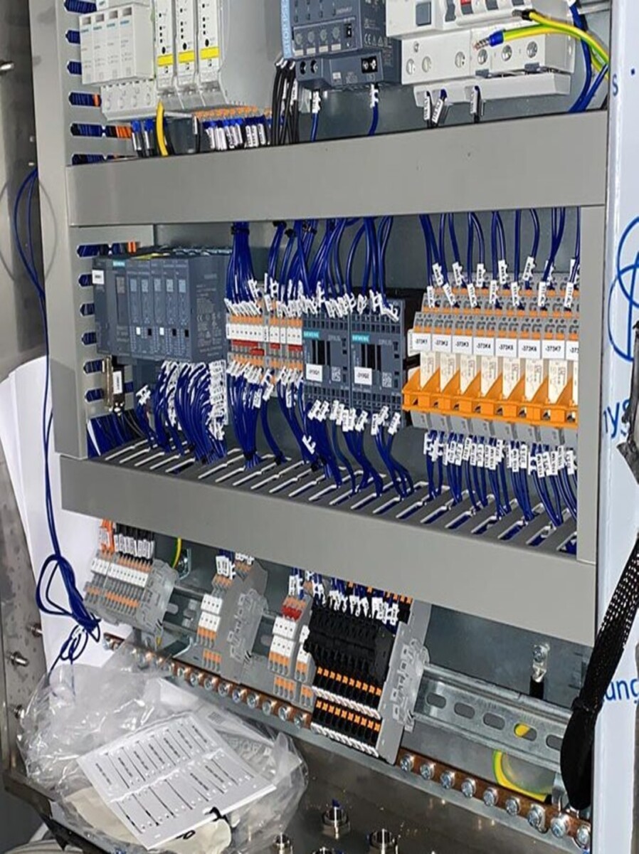 2-impianti-elettrici-techin-211814_676x675(1)